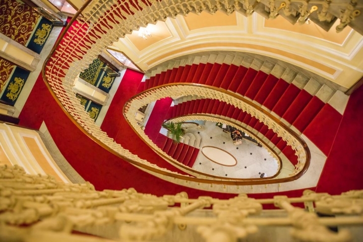 Scalinata ellittica - Capodanno Hotel Bristol Palace Genova Foto